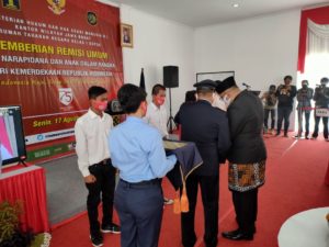 Penyerahan Remisi Umum Bagi Napi dan Napi Anak dalam rangka HUT ke 75 Repubik Indonesia